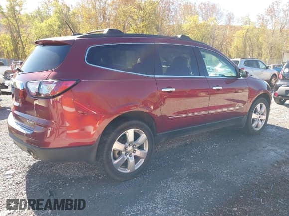 ✅ 2017 Chevrolet Traverse Premier • VIN: 1GNKVJKD9HJ236241 • Lot: 43489756. Wystawiony na IAAI z przebiegiem 88 275 mil. Bezpłatny archiwum sprzedaży aukcyjnych z USA i szczegółowy raport historii pojazdu na DreamBid. Zdjęcie 4.