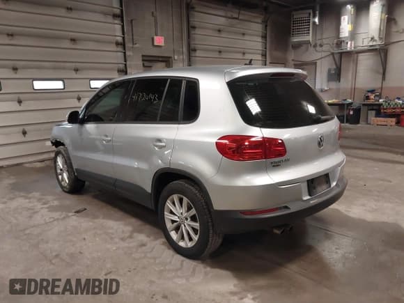 ✅ 2018 Volkswagen Tiguan • VIN: WVGAV7AXXJK002270 • Лот: 41724143. Опубликован ранее на IAAI с пробегом 124 081 миль. Бесплатный доступ к архиву аукционных продаж из США и подробный отчёт об истории автомобиля на DreamBid. Изображение 3.