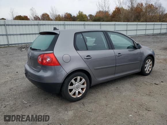 ✅ 2009 Volkswagen Rabbit S • VIN: WVWDB71K99W145858 • Lot: 90698925. Wystawiony na Copart z przebiegiem 185 007 mil. Bezpłatny archiwum sprzedaży aukcyjnych z USA i szczegółowy raport historii pojazdu na DreamBid. Zdjęcie 3.