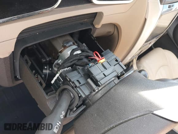 ✅ 2012 Chevrolet Traverse LTZ • VIN: 1GNKVLED4CJ152537 • Lot: 43749305. Wystawiony na IAAI z przebiegiem 188 623 mil. Bezpłatny archiwum sprzedaży aukcyjnych z USA i szczegółowy raport historii pojazdu na DreamBid. Zdjęcie 17.