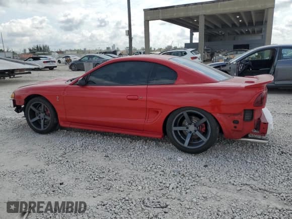 ✅ 1997 Ford Mustang Cobra • VIN: 1FALP47V6VF192620 • Lot: 55839235. Wystawiony na Copart z przebiegiem 95 024 mil. Bezpłatny archiwum sprzedaży aukcyjnych z USA i szczegółowy raport historii pojazdu na DreamBid. Zdjęcie 2.