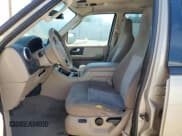 ✅ 2004 Ford Expedition Special Service • VIN: 1FMRU15W94LA01470 • Lot: 84609355. Wystawiony na Copart z przebiegiem 190 178 mil. Bezpłatny archiwum sprzedaży aukcyjnych z USA i szczegółowy raport historii pojazdu na DreamBid. Zdjęcie 7.