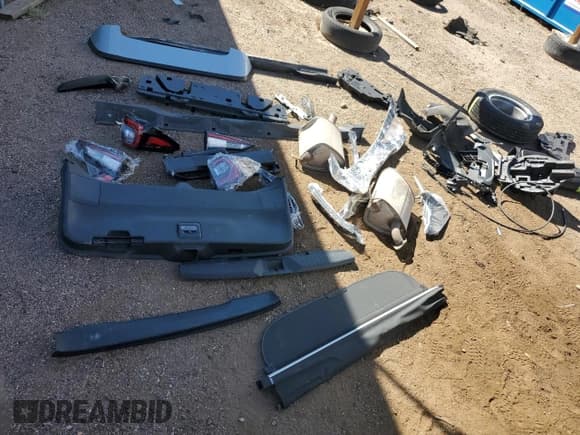 ✅ 2022 Subaru Outback Wilderness • VIN: 4S4BTGUD6N3208990 • Lot: 83814955. Listed on Copart with 37,682 mi. Free auction sales archive from the USA and detailed vehicle history report at DreamBid. Image 12.