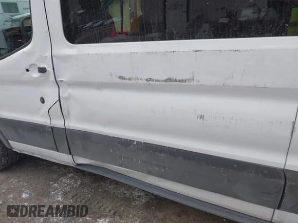 ✅ 2022 Ford Transit Passenger XL • VIN: 1FBAX9CG9NKA49419 • Лот: 41342452. Опубликован ранее на IAAI с пробегом 17 602 миль. Бесплатный доступ к архиву аукционных продаж из США и подробный отчёт об истории автомобиля на DreamBid. Изображение 6.
