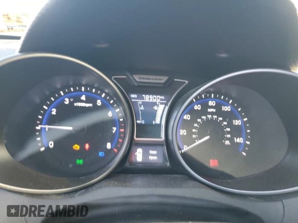 ✅ 2013 Hyundai Veloster Turbo • VIN: KMHTC6AE7DU178970 • Lot: 84644364. Wystawiony na Copart z przebiegiem 78 900 mil. Bezpłatny archiwum sprzedaży aukcyjnych z USA i szczegółowy raport historii pojazdu na DreamBid. Zdjęcie 9.