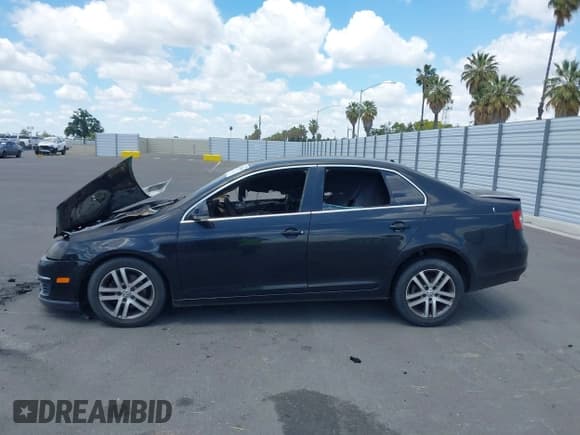 ✅ 2006 Volkswagen Jetta 2.5L • VIN: 3VWRG71K26M708264 • Лот: 42256644. Опубликован ранее на IAAI с пробегом Не указан. Бесплатный доступ к архиву аукционных продаж из США и подробный отчёт об истории автомобиля на DreamBid. Изображение 14.