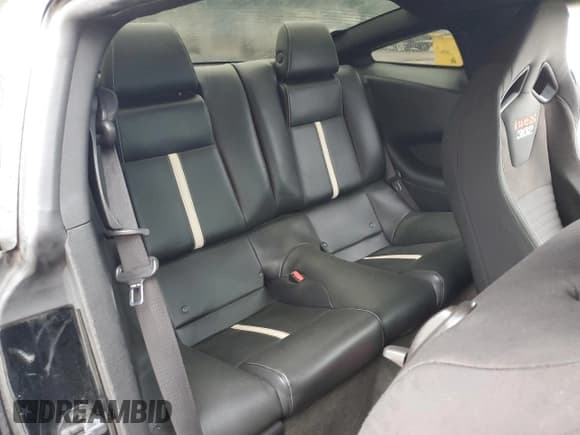 ✅ 2013 Ford Mustang GT Premium • VIN: 1ZVBP8CF9D5283930 • Лот: 84459835. Опубликован ранее на Copart с пробегом 92 770 миль. Бесплатный доступ к архиву аукционных продаж из США и подробный отчёт об истории автомобиля на DreamBid. Изображение 10.