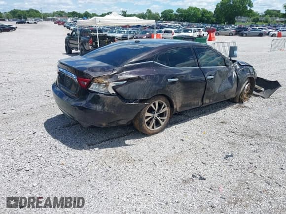 ✅ 2016 Nissan Maxima Platinum • VIN: 1N4AA6AP8GC388206 • Лот: 42293229. Опубликован ранее на IAAI с пробегом 152 148 миль. Бесплатный доступ к архиву аукционных продаж из США и подробный отчёт об истории автомобиля на DreamBid. Изображение 4.