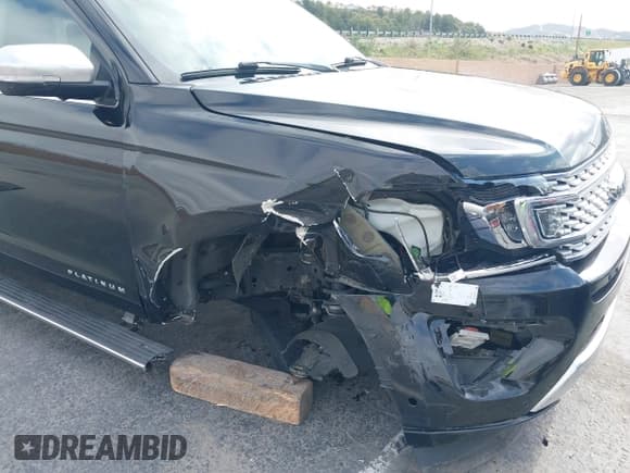 ✅ 2018 Ford Expedition Max Platinum • VIN: 1FMJK1MT8JEA67406 • Lot: 42077164. Listed on IAAI with 27,889 mi. Free auction sales archive from the USA and detailed vehicle history report at DreamBid. Image 6.