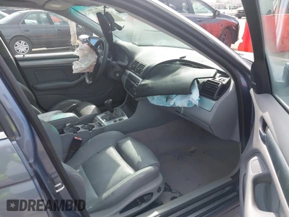 ✅ 1999 BMW 3 Series 328i • VIN: WBAAM533XXEJ40062 • Лот: 43340053. Опубликован ранее на IAAI с пробегом 235 755 миль. Бесплатный доступ к архиву аукционных продаж из США и подробный отчёт об истории автомобиля на DreamBid. Изображение 5.