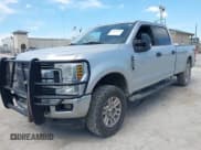✅ 2019 Ford F-250 XL • VIN: 1FT7W2B60KEE66463 • Lot: 43136932. Wystawiony na IAAI z przebiegiem 203 215 mil. Bezpłatny archiwum sprzedaży aukcyjnych z USA i szczegółowy raport historii pojazdu na DreamBid. Zdjęcie 2.