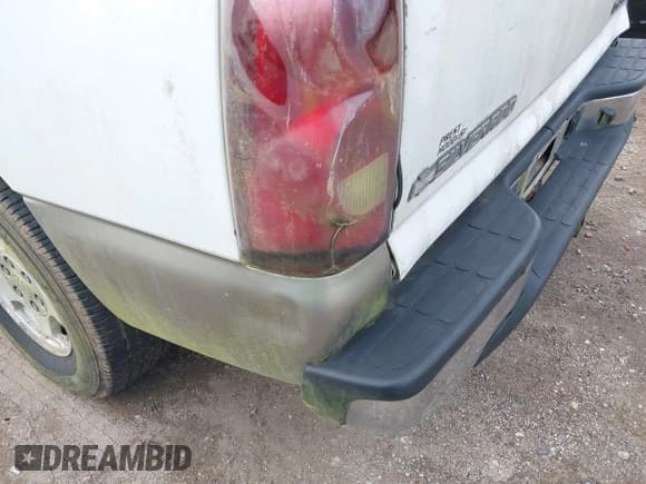 ✅ 2003 Chevrolet Silverado 1500 LS • VIN: 2GCEC19V431137128 • Lot: 43850908. Listed on IAAI with 219,670 mi. Free auction sales archive from the USA and detailed vehicle history report at DreamBid. Image 6.