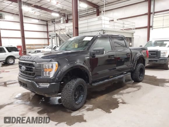 ✅ 2022 Ford F-150 XL • VIN: 1FTFW1E87NKE97072 • Lot: 42255623. Wystawiony na IAAI z przebiegiem 33 618 mil. Bezpłatny archiwum sprzedaży aukcyjnych z USA i szczegółowy raport historii pojazdu na DreamBid. Zdjęcie 2.