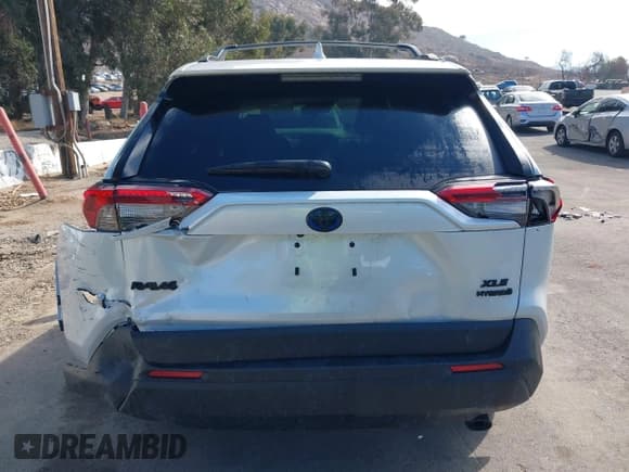 ✅ 2024 Toyota RAV4 Hybrid XLE Premium • VIN: JTMB6RFV9RD564086 • Lot: 43586269. Listed on IAAI with 13,507 mi. Free auction sales archive from the USA and detailed vehicle history report at DreamBid. Image 16.