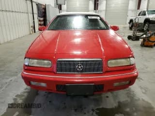 ✅ 1995 Chrysler LeBaron GTC • VIN: 1C3EU4532SF539115 • Lot: 85013184. Wystawiony na Copart z przebiegiem 109 165 mil. Bezpłatny archiwum sprzedaży aukcyjnych z USA i szczegółowy raport historii pojazdu na DreamBid. Zdjęcie 5.