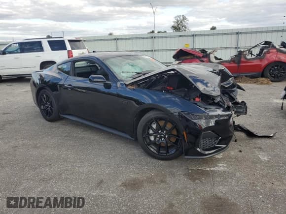 ✅ 2025 Ford Mustang GT • VIN: 1FA6P8CF0S5410913 • Lot: 85180425. Listed on Copart with 2,723 mi. Free auction sales archive from the USA and detailed vehicle history report at DreamBid. Image 4.