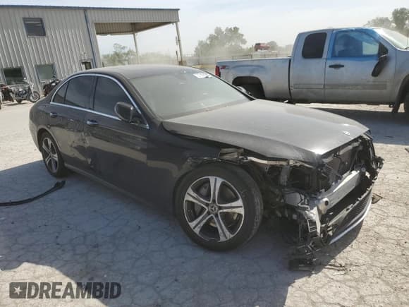 ✅ 2020 Mercedes-Benz E 350 • VIN: W1KZF8DBXLA827458 • Lot: 57173505. Listed on Copart with 37,147 mi. Free auction sales archive from the USA and detailed vehicle history report at DreamBid. Image 4.