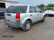 ✅ 2003 Saturn VUE • VIN: 5GZCZ53B23S889856 • Lot: 42501901. Wystawiony na IAAI z przebiegiem 217 006 mil. Bezpłatny archiwum sprzedaży aukcyjnych z USA i szczegółowy raport historii pojazdu na DreamBid. Zdjęcie 4.