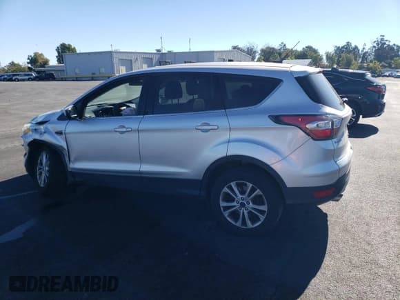 ✅ 2017 Ford Escape SE • VIN: 1FMCU0G97HUB31206 • Lot: 90382595. Listed on Copart with 157,632 mi. Free auction sales archive from the USA and detailed vehicle history report at DreamBid. Image 2.