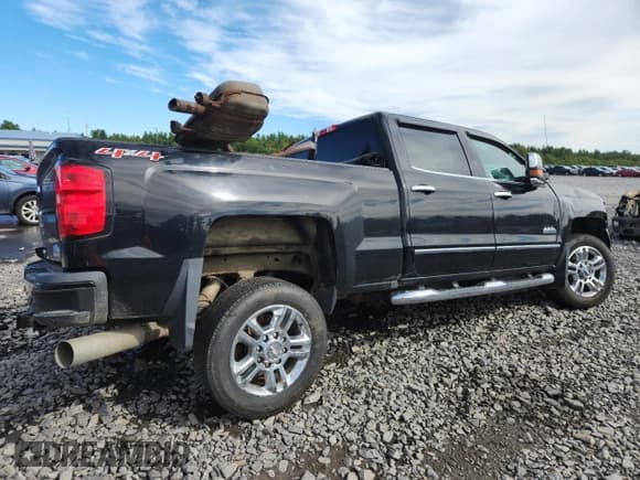 ✅ 2015 Chevrolet Silverado 2500HD High Country • VIN: 1GC1KXE85FF667545 • Lot: 82149075. Listed on Copart with Not provided. Free auction sales archive from the USA and detailed vehicle history report at DreamBid. Image 3.