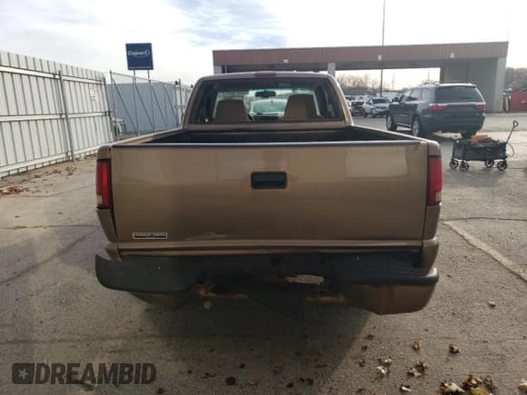 ✅ 2002 Chevrolet S-10 LS • VIN: 1GCCS19W228114462 • Лот: 80501824. Опубликован ранее на Copart с пробегом 213 789 миль. Бесплатный доступ к архиву аукционных продаж из США и подробный отчёт об истории автомобиля на DreamBid. Изображение 6.