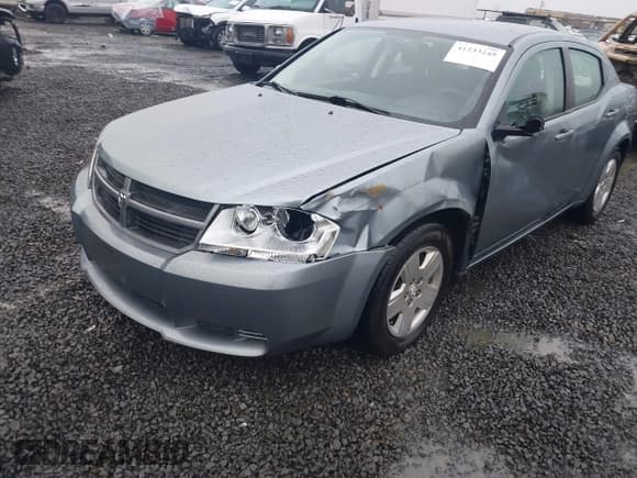 ✅ 2009 Dodge Avenger SE • VIN: 1B3LC46B39N562125 • Lot: 41233245. Wystawiony na IAAI z przebiegiem 72 835 mil. Bezpłatny archiwum sprzedaży aukcyjnych z USA i szczegółowy raport historii pojazdu na DreamBid. Zdjęcie 6.