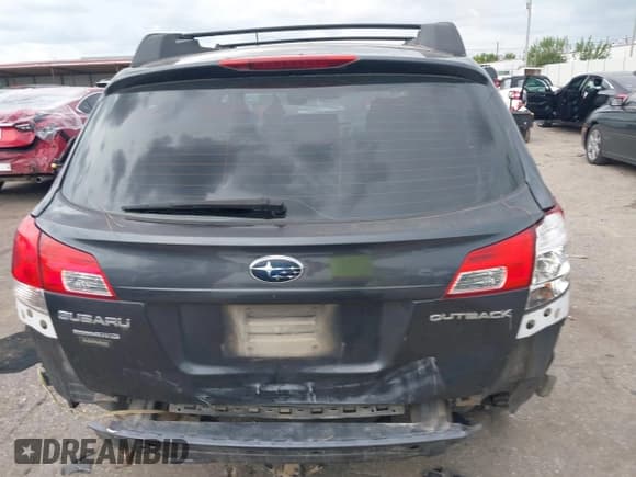 ✅ 2012 Subaru Outback 2.5i • VIN: 4S4BRCAC4C3226968 • Lot: 43114360. Wystawiony na IAAI z przebiegiem 220 485 mil. Bezpłatny archiwum sprzedaży aukcyjnych z USA i szczegółowy raport historii pojazdu na DreamBid. Zdjęcie 16.