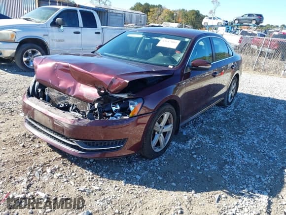 ✅ 2014 Volkswagen Passat S • VIN: 1VWAS7A35EC029660 • Lot: 43647082. Wystawiony na IAAI z przebiegiem 123 756 mil. Bezpłatny archiwum sprzedaży aukcyjnych z USA i szczegółowy raport historii pojazdu na DreamBid. Zdjęcie 17.