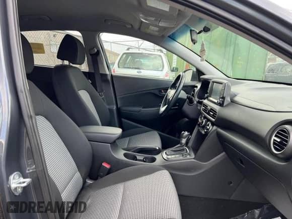2018 Hyundai Kona SEL с VIN KM8K2CAA3JU065104, выставлен на аукционе Copart как лот 50636643 с пробегом 74 036 миль миль и . История ставок и продаж доступна на DreamBid. Изображение 5.