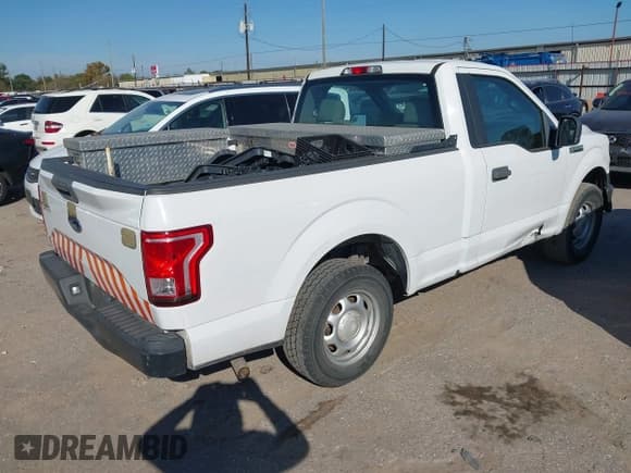 ✅ 2015 Ford F-150 XL • VIN: 1FTMF1C87FFA58183 • Lot: 43915791. Wystawiony na IAAI z przebiegiem 138 683 mil. Bezpłatny archiwum sprzedaży aukcyjnych z USA i szczegółowy raport historii pojazdu na DreamBid. Zdjęcie 4.