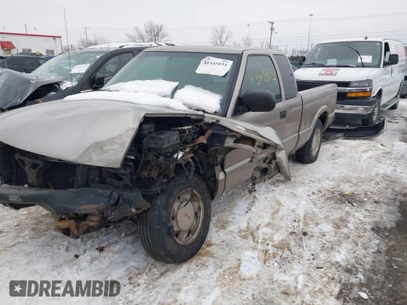 ✅ 2003 GMC Sonoma SLS • VIN: 1GTCS19X738237992 • Lot: 41345031. Wystawiony na IAAI z przebiegiem 154 597 mil. Bezpłatny archiwum sprzedaży aukcyjnych z USA i szczegółowy raport historii pojazdu na DreamBid. Zdjęcie 18.