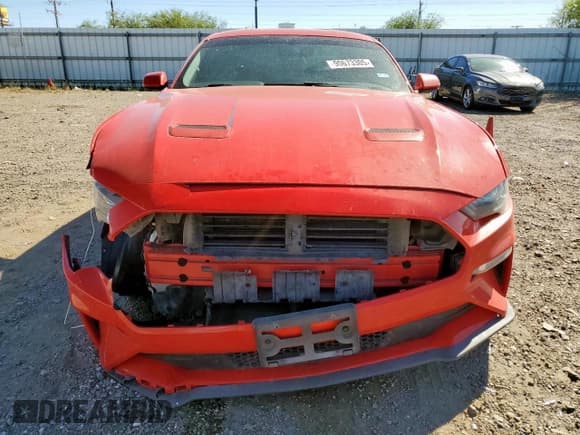 ✅ 2020 Ford Mustang GT • VIN: 1FA6P8CF0L5133617 • Lot: 90673305. Wystawiony na Copart z przebiegiem 95 649 mil. Bezpłatny archiwum sprzedaży aukcyjnych z USA i szczegółowy raport historii pojazdu na DreamBid. Zdjęcie 5.