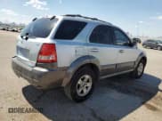 ✅ 2004 Kia Sorento LX • VIN: KNDJD733045280079 • Lot: 67934405. Wystawiony na Copart z przebiegiem 107 511 mil. Bezpłatny archiwum sprzedaży aukcyjnych z USA i szczegółowy raport historii pojazdu na DreamBid. Zdjęcie 3.