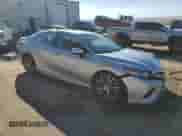 2019 Toyota Camry LE z VIN 4T1B11HK3KU270364, wystawiony jako Copart lot #79498474 z przebiegiem Nie podano mil oraz Szkoda całkowita • Salvage title. Historia ofert i sprzedaży dostępna na DreamBid. Obrazek 4.