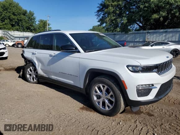 2022 Jeep Grand Cherokee Limited with VIN 1C4RJHBGXN8580749, listed as a Copart auction lot 69351625 with 38,004 mi miles and Salvage title. Bid and sale history available at DreamBid. Image 4.