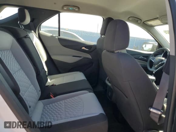 ✅ 2020 Chevrolet Equinox LS • VIN: 3GNAXHEV9LS703359 • Lot: 84446825. Wystawiony na Copart z przebiegiem 70 512 mil. Bezpłatny archiwum sprzedaży aukcyjnych z USA i szczegółowy raport historii pojazdu na DreamBid. Zdjęcie 11.