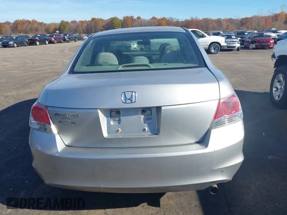 ✅ 2010 Honda Accord LX • VIN: 1HGCP2F34AA097741 • Lot: 43642547. Listed on IAAI with 197,549 mi. Free auction sales archive from the USA and detailed vehicle history report at DreamBid. Image 16.