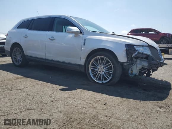 ✅ 2016 Lincoln MKT EcoBoost • VIN: 2LMHJ5AT2GBL01397 • Lot: 68691805. Wystawiony na Copart z przebiegiem 157 233 mil. Bezpłatny archiwum sprzedaży aukcyjnych z USA i szczegółowy raport historii pojazdu na DreamBid. Zdjęcie 4.