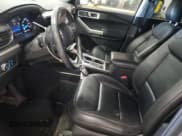 ✅ 2020 Ford Explorer XLT • VIN: 1FMSK8DH1LGD15110 • Lot: 53126895. Wystawiony na Copart z przebiegiem 61 539 mil. Bezpłatny archiwum sprzedaży aukcyjnych z USA i szczegółowy raport historii pojazdu na DreamBid. Zdjęcie 7.