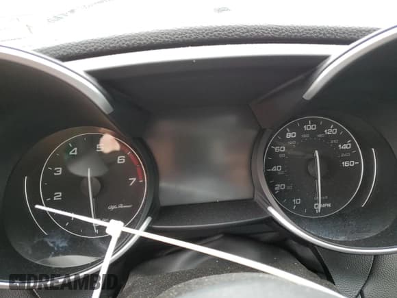 ✅ 2020 Alfa Romeo Giulia • VIN: ZARFANAN2L7633258 • Lot: 42742955. Wystawiony na Copart z przebiegiem Nie podano. Bezpłatny archiwum sprzedaży aukcyjnych z USA i szczegółowy raport historii pojazdu na DreamBid. Zdjęcie 9.