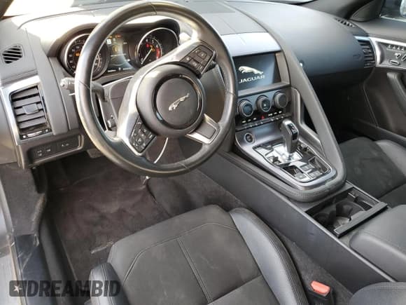 ✅ 2019 Jaguar F-Type P300 • VIN: SAJDD1GX0KCK62411 • Lot: 42726555. Wystawiony na Copart z przebiegiem 44 584 mil. Bezpłatny archiwum sprzedaży aukcyjnych z USA i szczegółowy raport historii pojazdu na DreamBid. Zdjęcie 8.