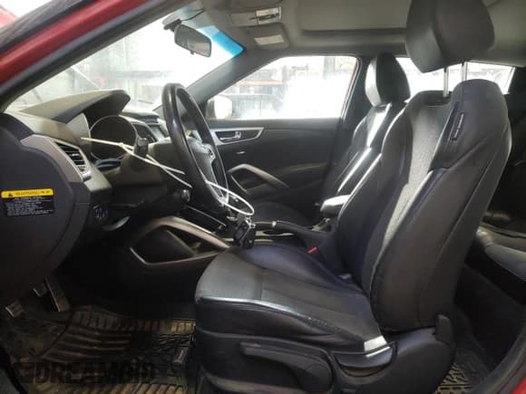 ✅ 2014 Hyundai Veloster • VIN: KMHTC6AD3EU201220 • Lot: 41369803. Wystawiony na Copart z przebiegiem 108 638 mil. Bezpłatny archiwum sprzedaży aukcyjnych z USA i szczegółowy raport historii pojazdu na DreamBid. Zdjęcie 7.