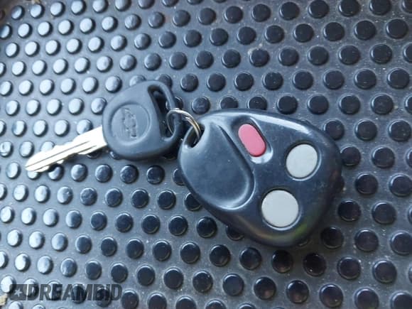 ✅ 2004 Chevrolet Suburban Z71 • VIN: 3GNFK16T94G279792 • Lot: 43573494. Listed on IAAI with 266,397 mi. Free auction sales archive from the USA and detailed vehicle history report at DreamBid. Image 11.