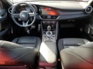 ✅ 2022 Alfa Romeo Giulia Ti • VIN: ZARFAMBN2N7660407 • Lot: 75082394. Wystawiony na Copart z przebiegiem 20 260 mil. Bezpłatny archiwum sprzedaży aukcyjnych z USA i szczegółowy raport historii pojazdu na DreamBid. Zdjęcie 8.
