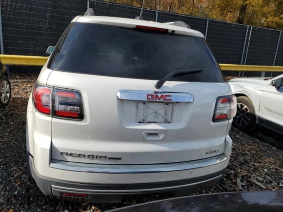 ✅ 2017 GMC Acadia Limited • VIN: 1GKKVSKD2HJ117241 • Lot: 90685155. Listed on Copart with 134,884 mi. Free auction sales archive from the USA and detailed vehicle history report at DreamBid. Image 6.