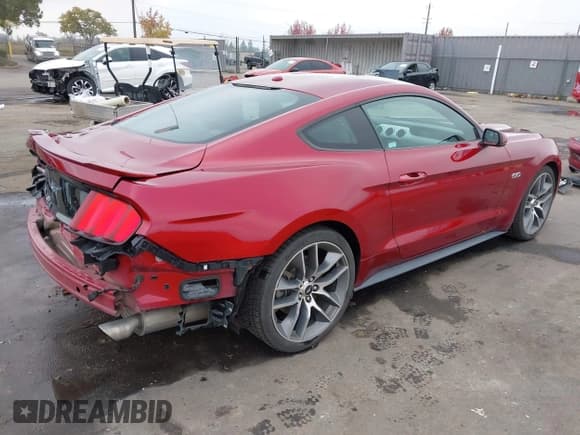 ✅ 2017 Ford Mustang GT • VIN: 1FA6P8CF9H5257490 • Lot: 43738172. Wystawiony na IAAI z przebiegiem 101 396 mil. Bezpłatny archiwum sprzedaży aukcyjnych z USA i szczegółowy raport historii pojazdu na DreamBid. Zdjęcie 4.