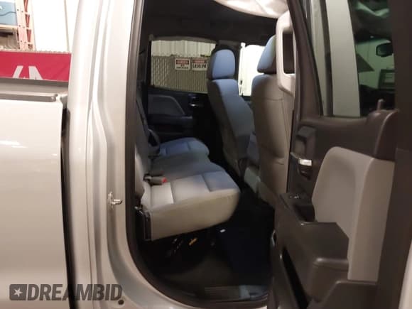 ✅ 2016 Chevrolet Silverado 1500 Custom • VIN: 1GCVKPEC4GZ276439 • Lot: 43381476. Wystawiony na IAAI z przebiegiem 162 310 mil. Bezpłatny archiwum sprzedaży aukcyjnych z USA i szczegółowy raport historii pojazdu na DreamBid. Zdjęcie 8.