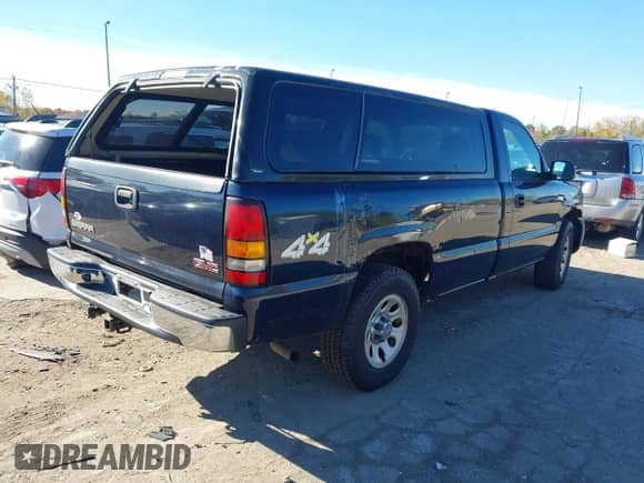 2005 GMC Sierra 1500 SLE with VIN 1GTEK14T25Z326590, listed as a IAAI auction lot 43532154 with 80,094 mi miles and . Bid and sale history available at DreamBid. Image 4.