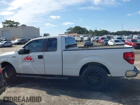 ✅ 2011 Ford F-150 XL • VIN: 1FTEX1CM0BKD07925 • Lot: 41577761. Listed on IAAI with 405,081 mi. Free auction sales archive from the USA and detailed vehicle history report at DreamBid. Image 14.