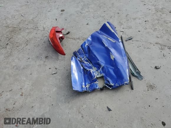 ✅ 2013 Hyundai Veloster w/Black Int • VIN: KMHTC6AD5DU156568 • Lot: 85583434. Listed on Copart with 90,303 mi. Free auction sales archive from the USA and detailed vehicle history report at DreamBid. Image 14.